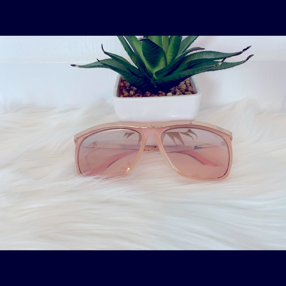 2k Peach & Rose Gold SunGlasses - Picture 3 of 3
